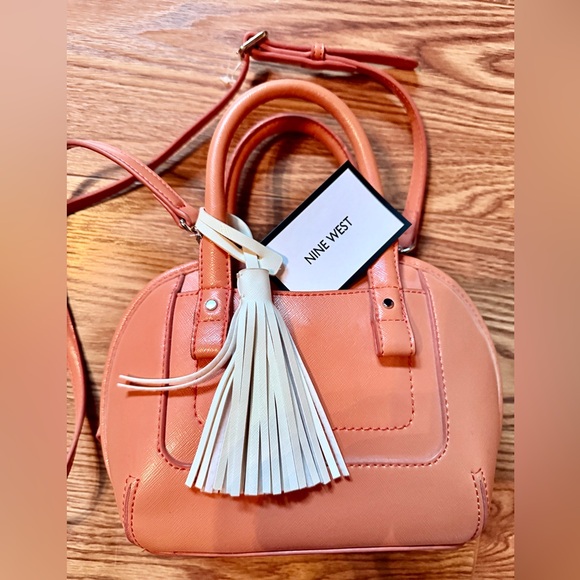 Nine West crossbody purse - Picture 2 of 10